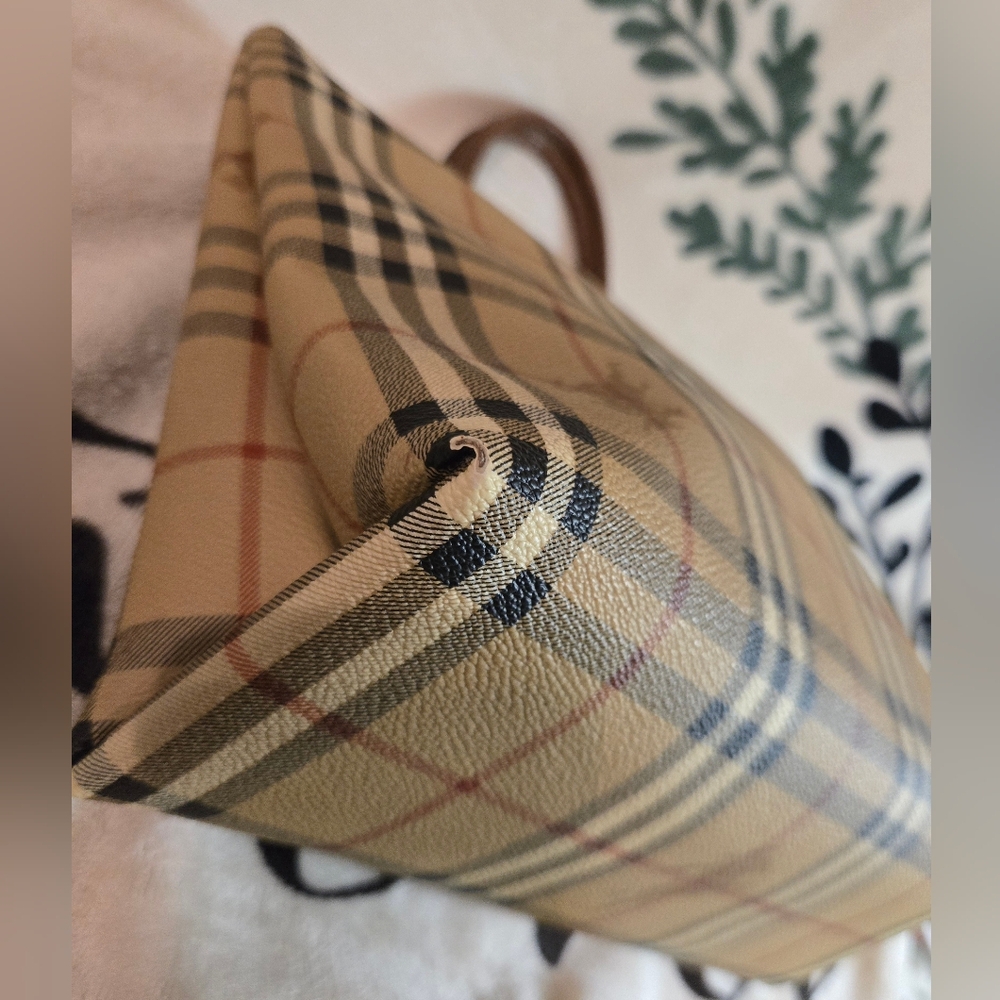 💯 Authentic Burberry Haymarket Check Pattern Tote - Picture 6 of 15